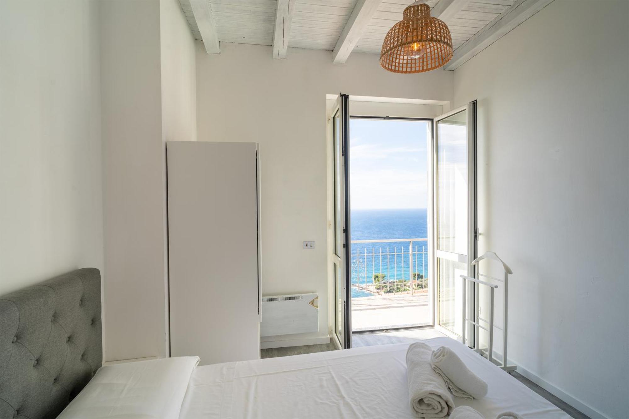 Casa Grimaldi - Terrace & Sea View Apartment เวนติมิญา ภายนอก รูปภาพ