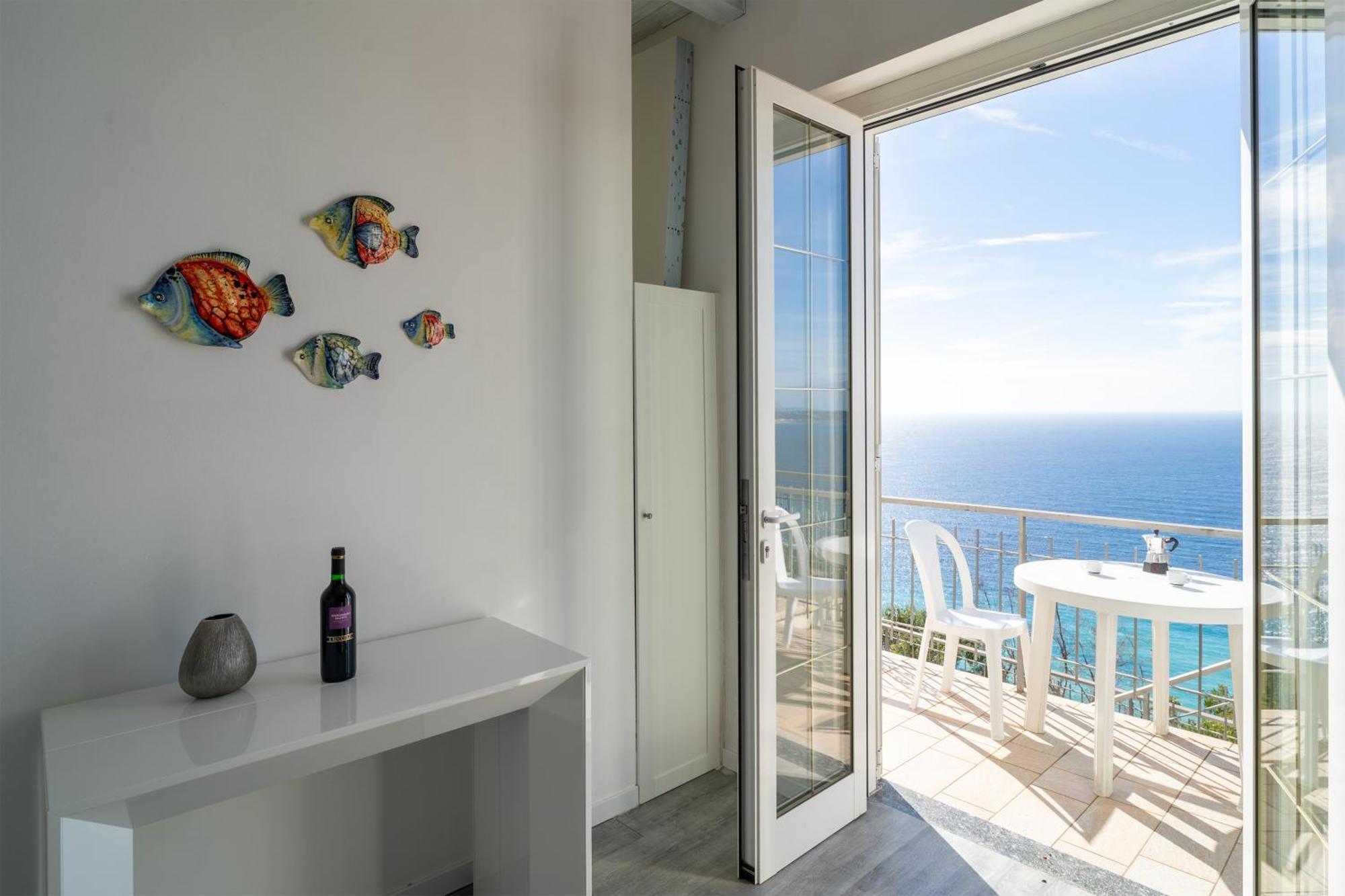Casa Grimaldi - Terrace & Sea View Apartment เวนติมิญา ภายนอก รูปภาพ