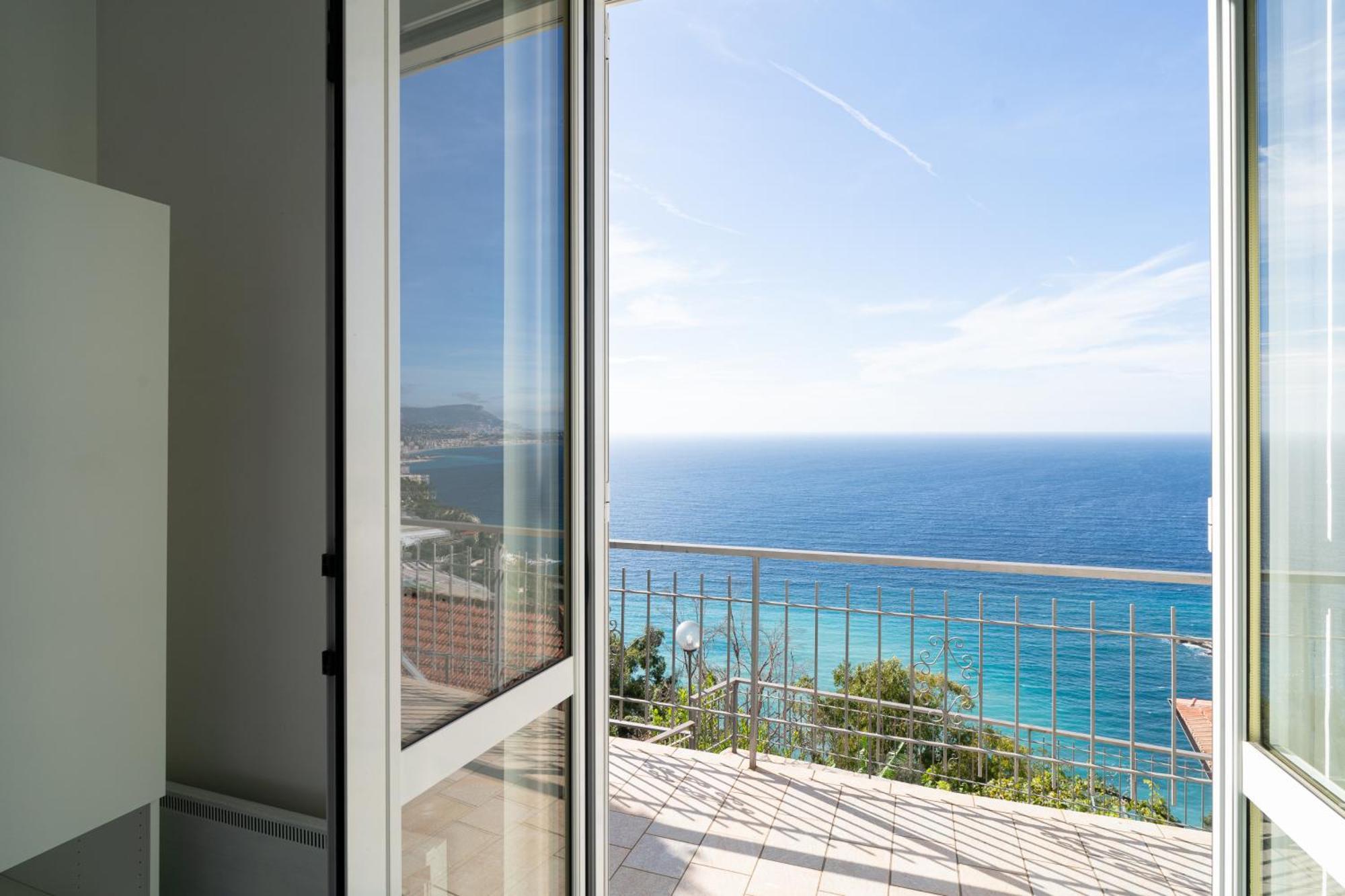 Casa Grimaldi - Terrace & Sea View Apartment เวนติมิญา ภายนอก รูปภาพ