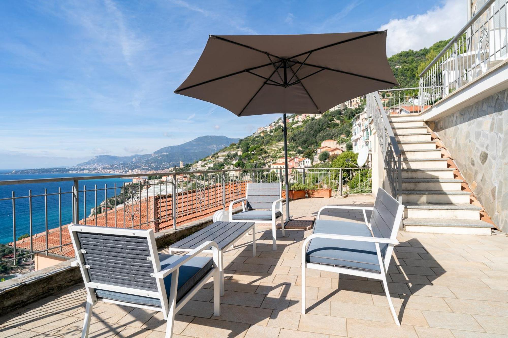 Casa Grimaldi - Terrace & Sea View Apartment เวนติมิญา ภายนอก รูปภาพ